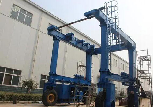 游艇吊艇桿在搬運游艇時有哪些優勢和局限性？